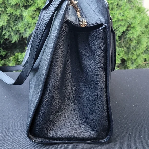 Michael Kors Hope Messenger Large Black Gold Purse